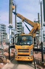 曲臂高空車出租多少錢一次 峻英捷工程機械設備 德保資訊